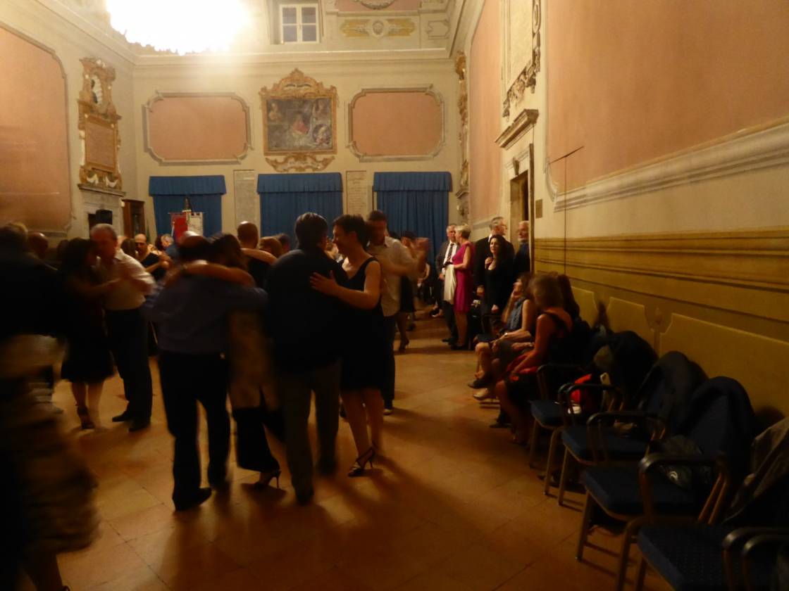 Milonga at the Palazzo Comunale di Spello. Photo: F. Witzenrath