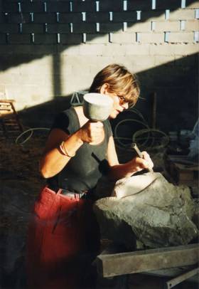 Stone sculpting classes do not require previous experience, just a little patience