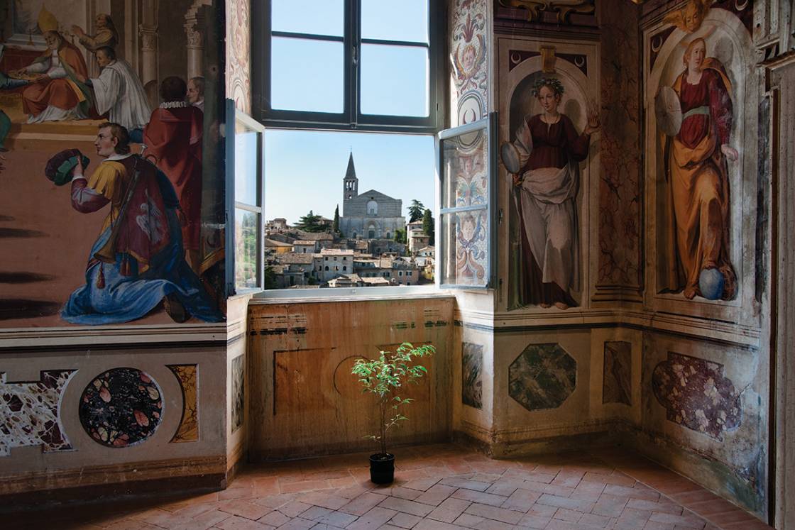 Todi – View of the Temple of San Fortunato. Photo Steve McCurry
