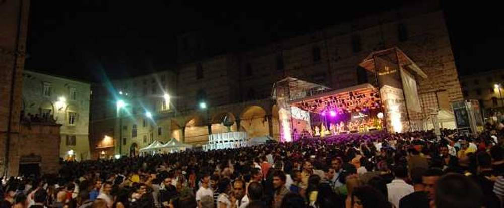 Umbria Jazz Festival, Open air stage in front of the cathedral