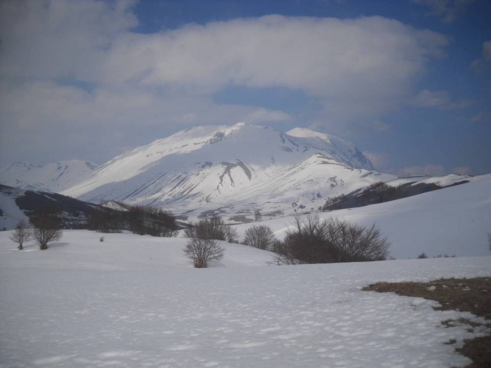 Monte Vettore (8130 ft), Forca Canapine