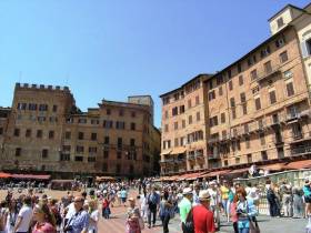 The world famous "Campo" of Siena where the "Palio" horse race takes place every year. Photo: A. Malbon - guest at La Rogaia