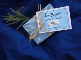 Lavender soap by La Rogaia