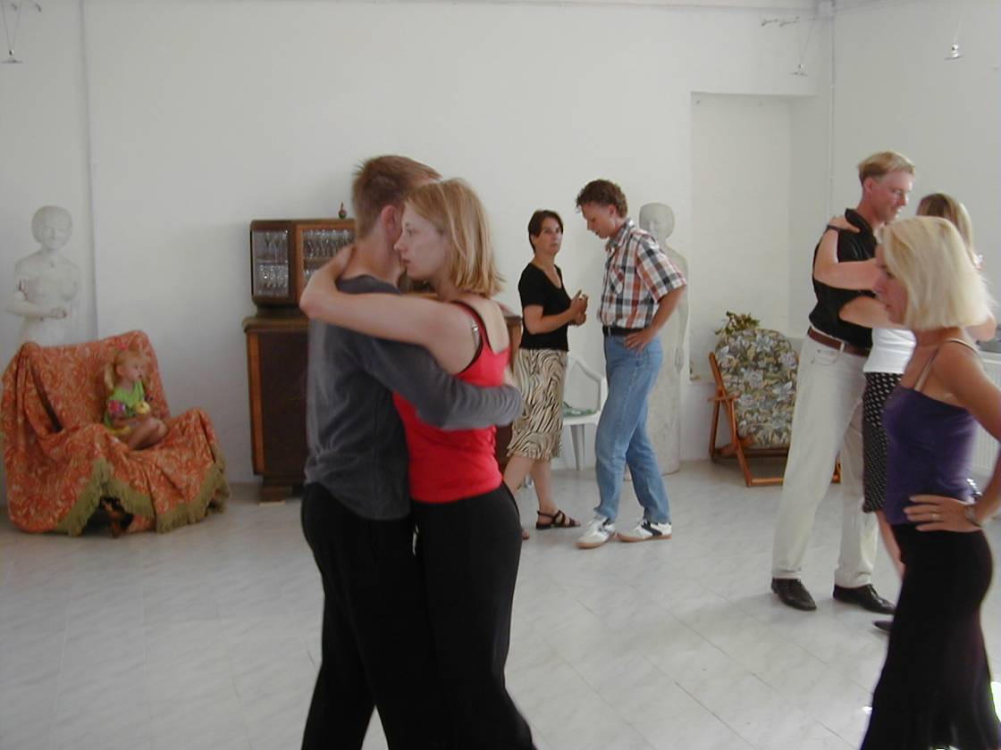 Tango class at La Rogaia