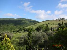 Hiking in Umbria. Photo: Michael Grübel