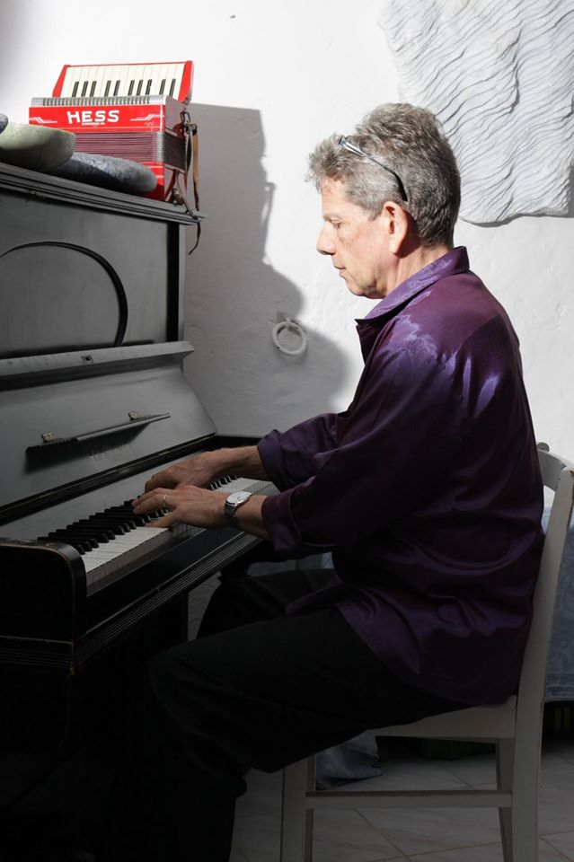 Steve Morrall at the piano. Photo: B. Schwaninger